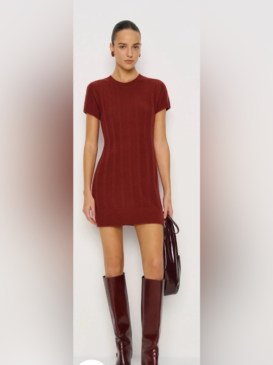 Reformation Dresses & Skirts - Reformation Ribbed Short-Sleeve Mini Dress in Burgundy